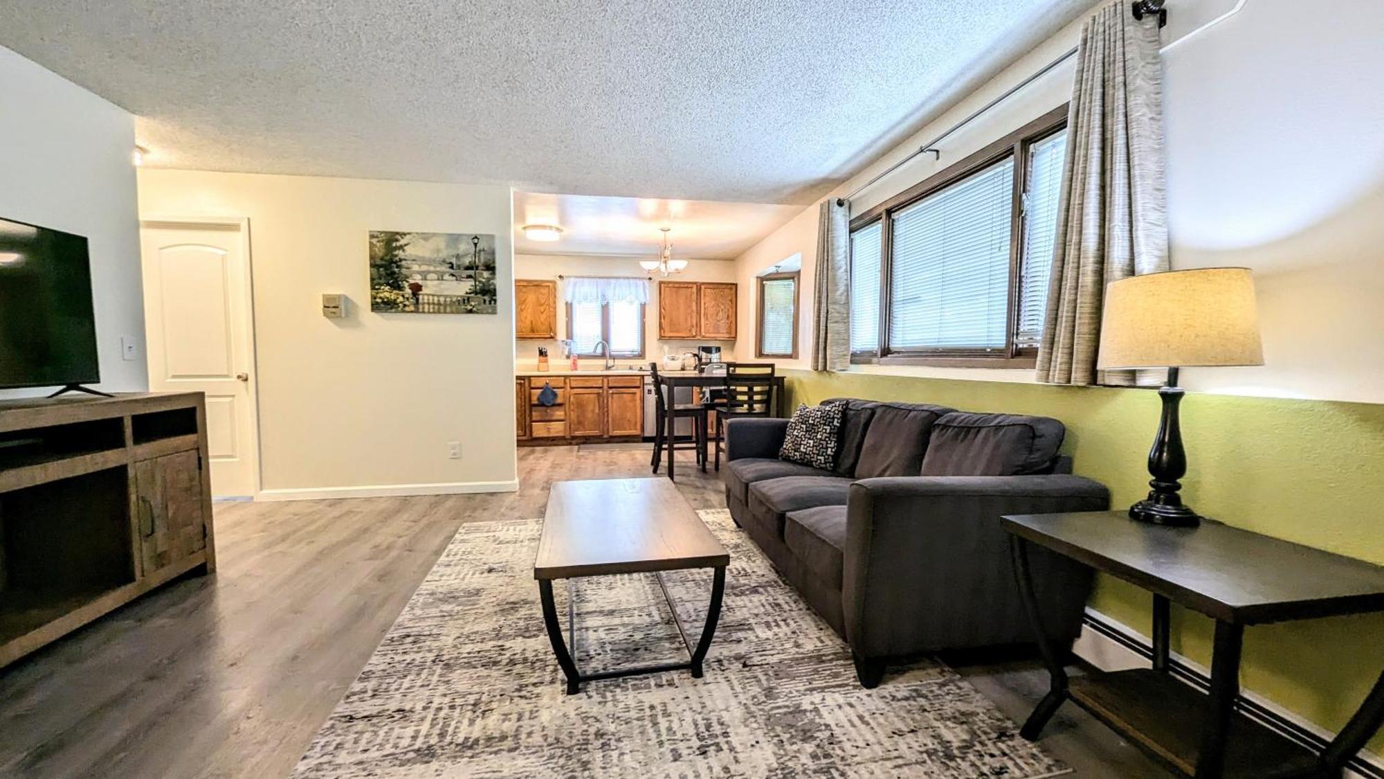 Spacious Downtown 2-Bdrm Apartment Anchorage Extérieur photo